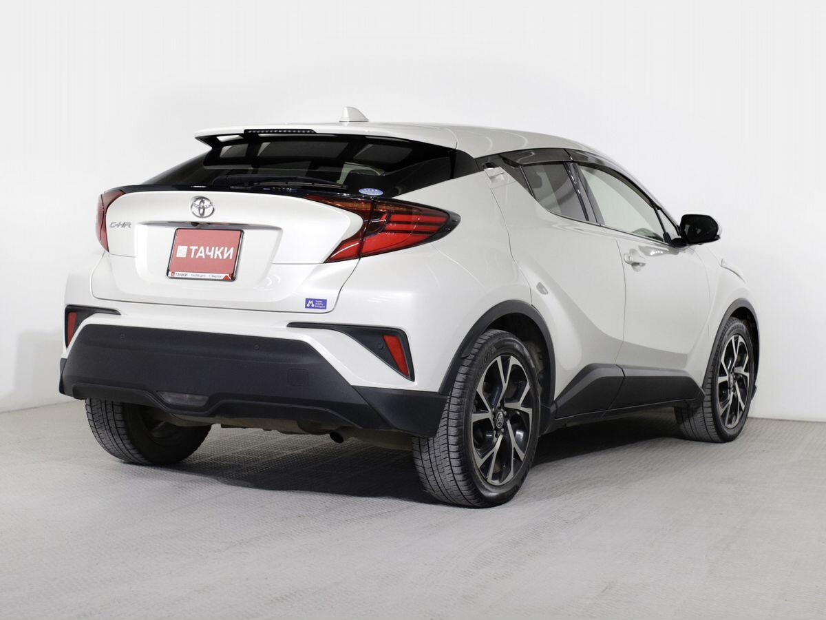 Toyota C-HR 2020 - фото автомобиля