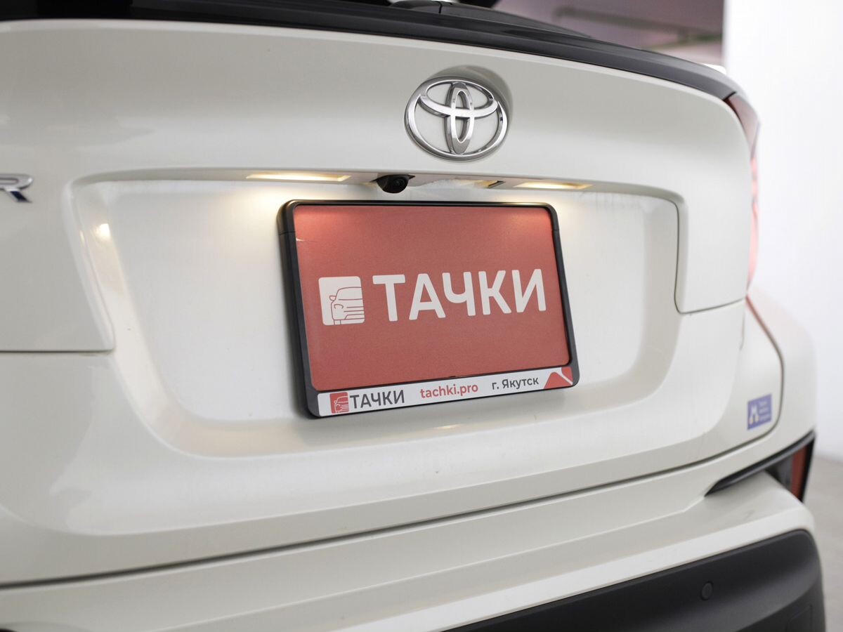 Toyota C-HR 2020 - фото автомобиля