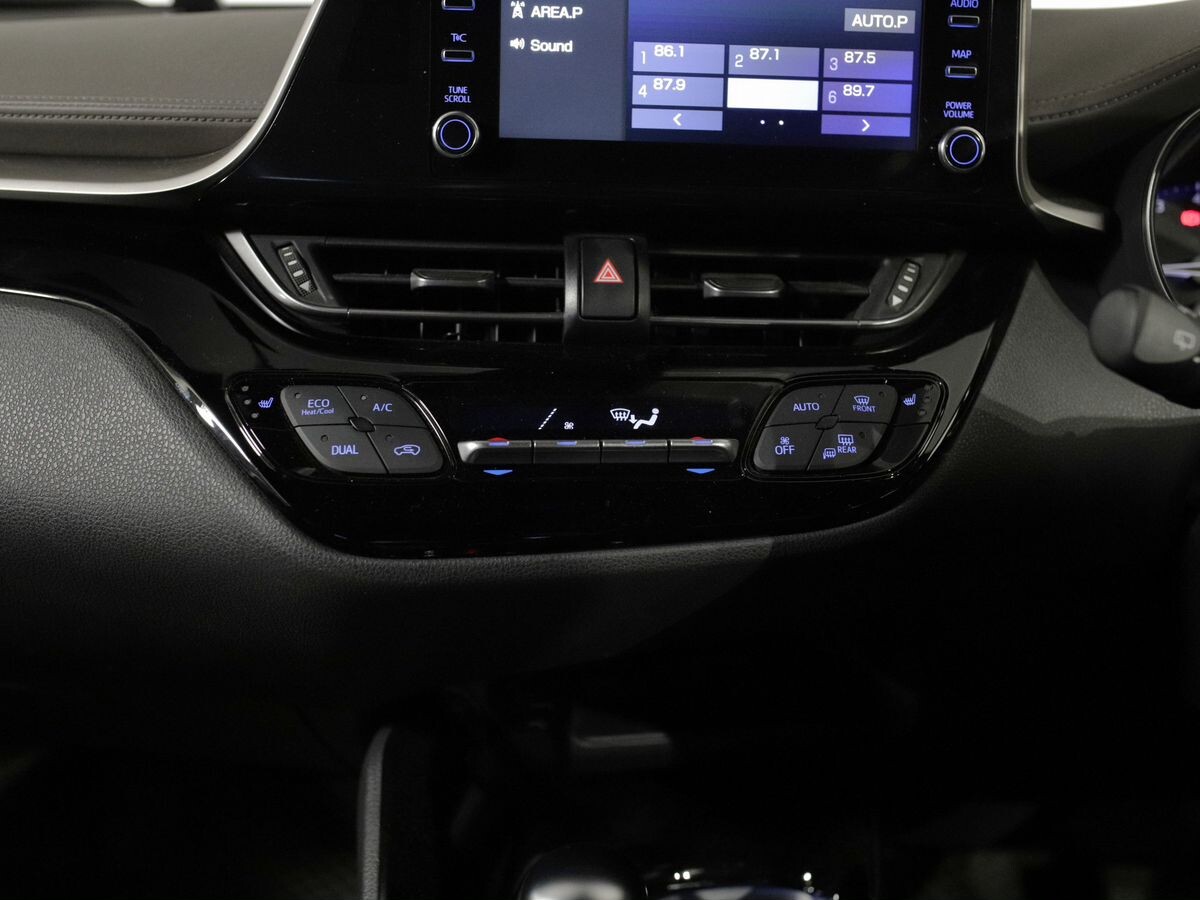 Toyota C-HR 2020 - фото автомобиля