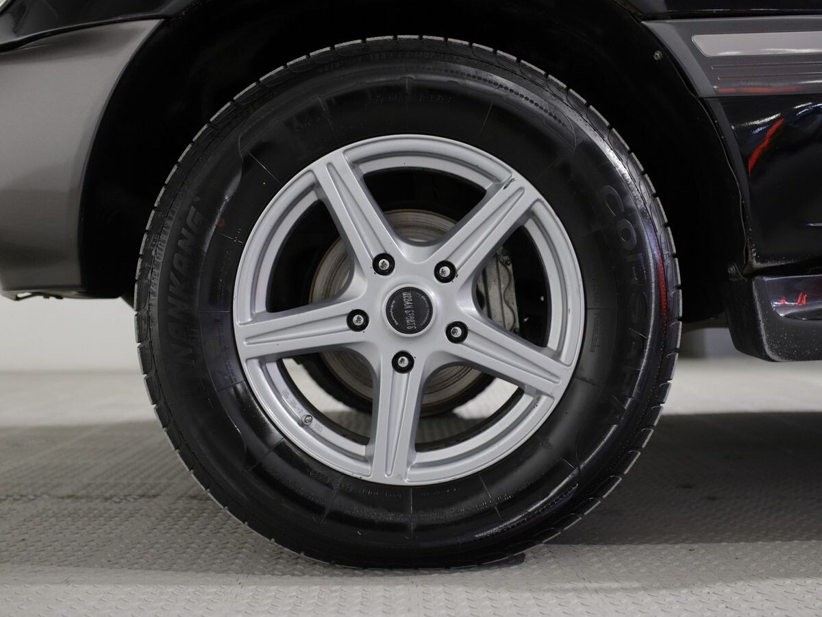 Toyota Land Cruiser 2004 - фото автомобиля