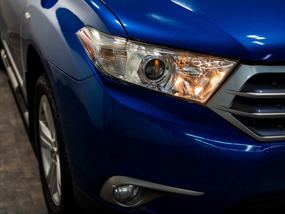Toyota Highlander 2011 - фото автомобиля
