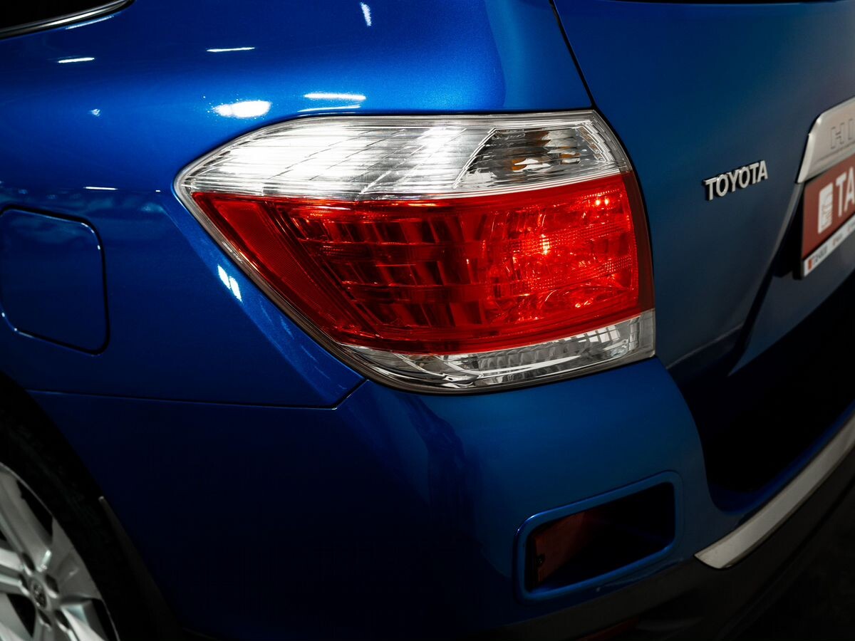 Toyota Highlander 2011 - фото автомобиля