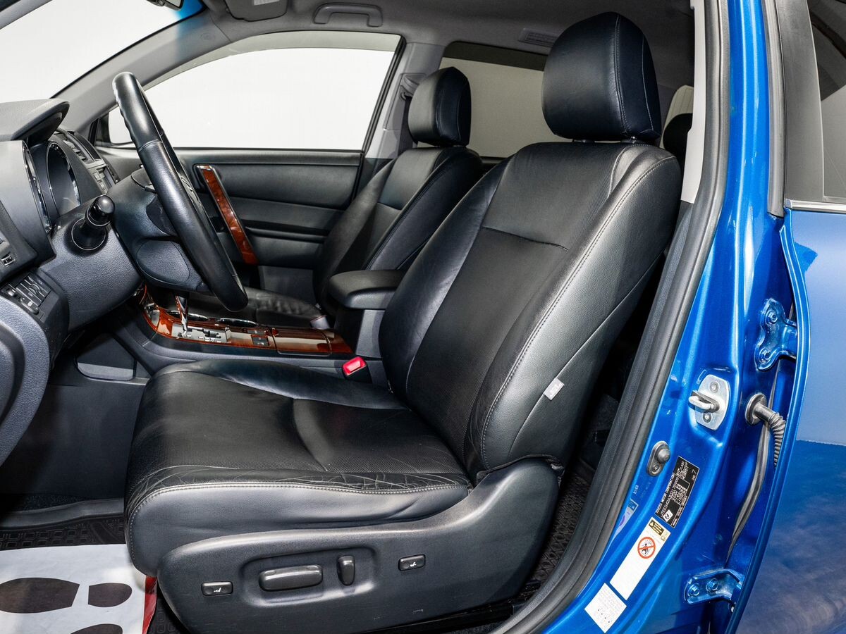 Toyota Highlander 2011 - фото автомобиля