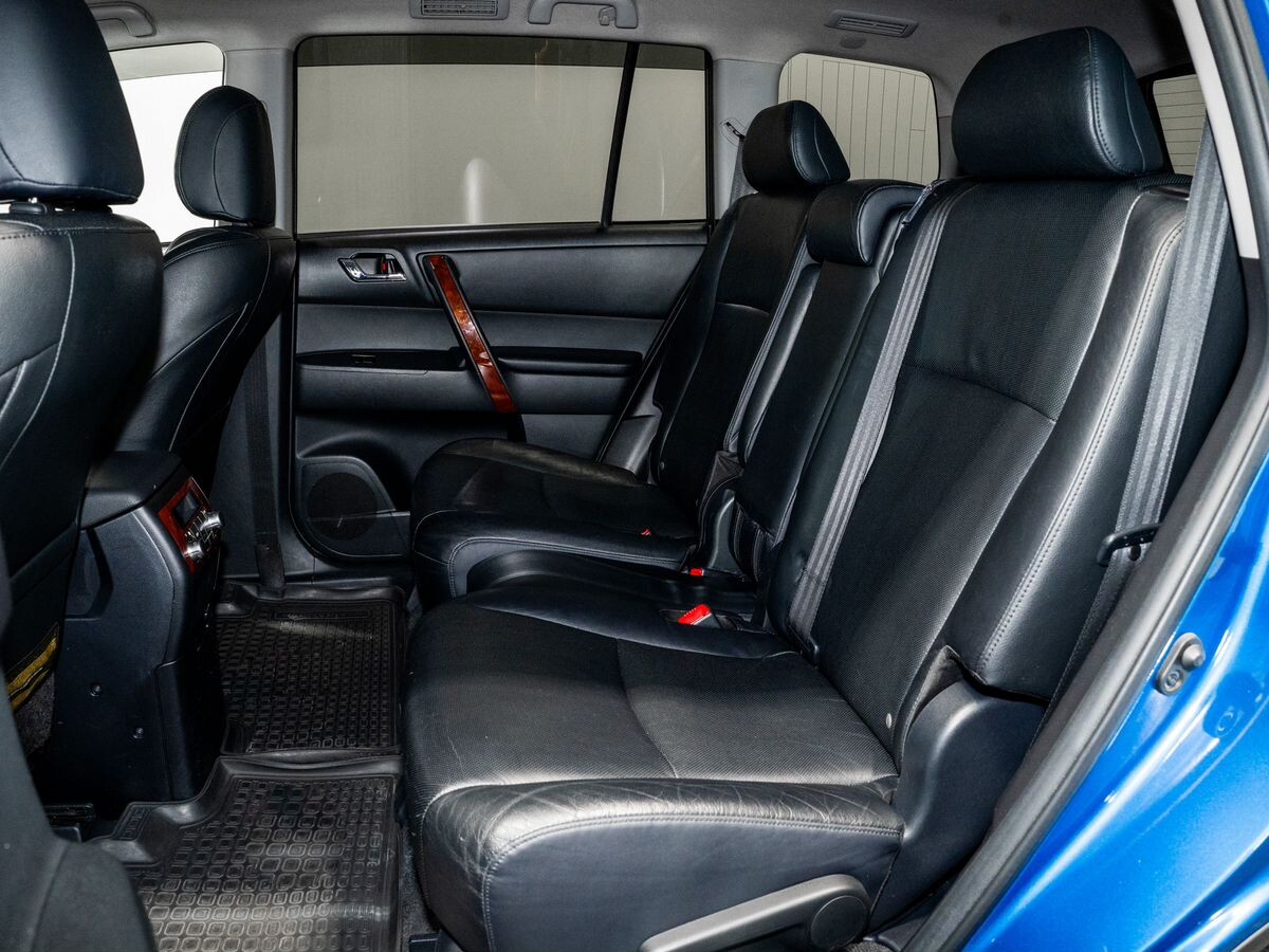 Toyota Highlander 2011 - фото автомобиля