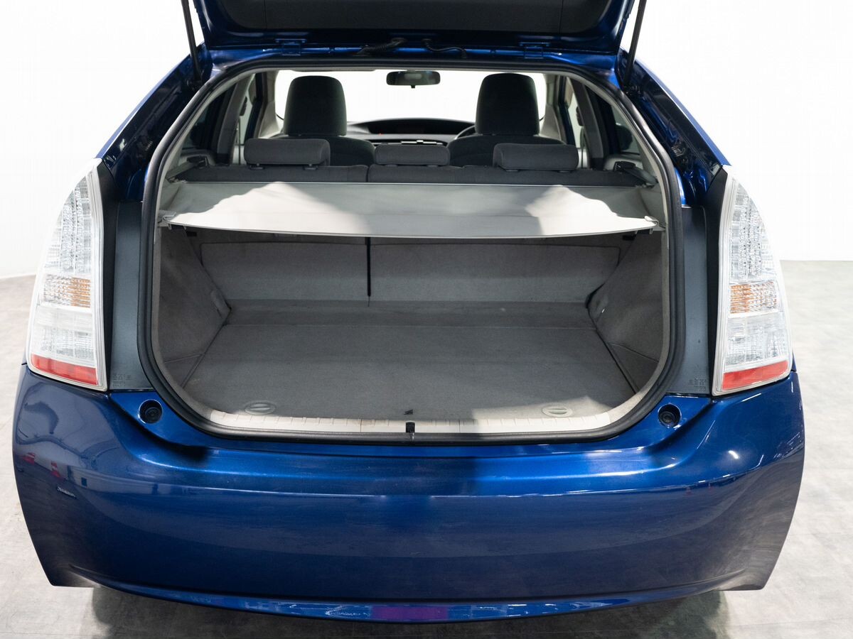 Toyota Prius 2010 - фото автомобиля