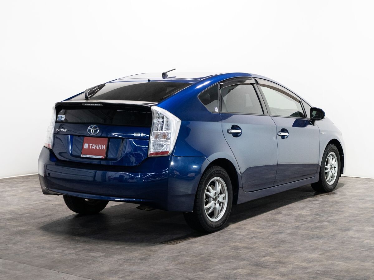 Toyota Prius 2010 - фото автомобиля