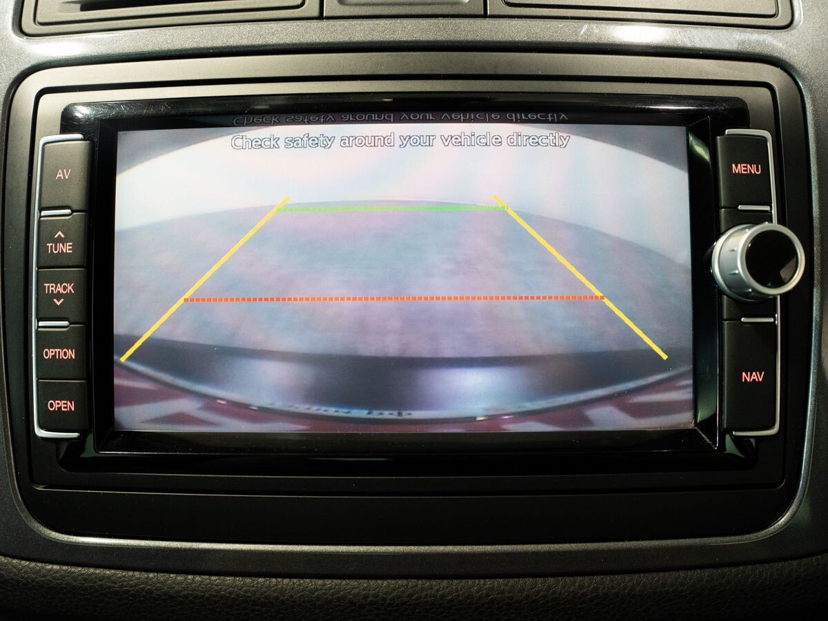 Volkswagen Tiguan 2012 - фото автомобиля