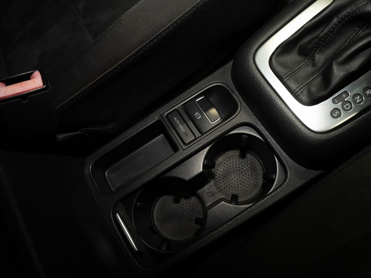 Volkswagen Tiguan 2012 - фото автомобиля