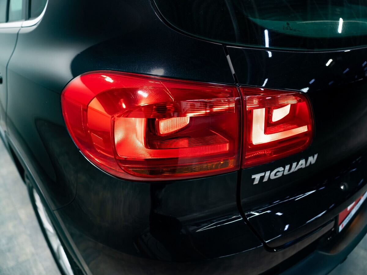 Volkswagen Tiguan 2012 - фото автомобиля