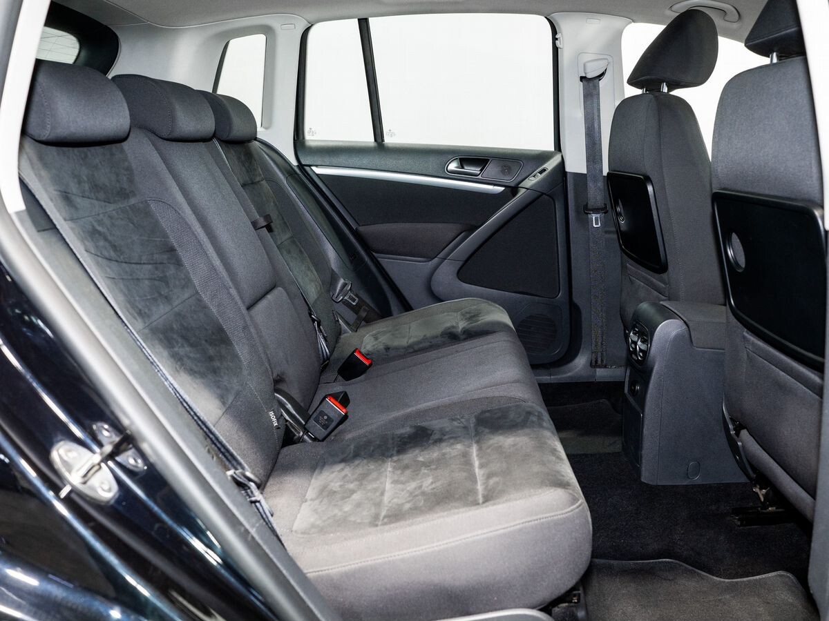 Volkswagen Tiguan 2012 - фото автомобиля