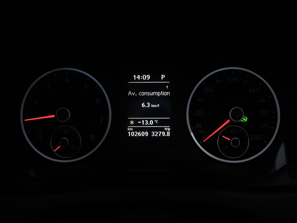 Volkswagen Tiguan 2012 - фото автомобиля