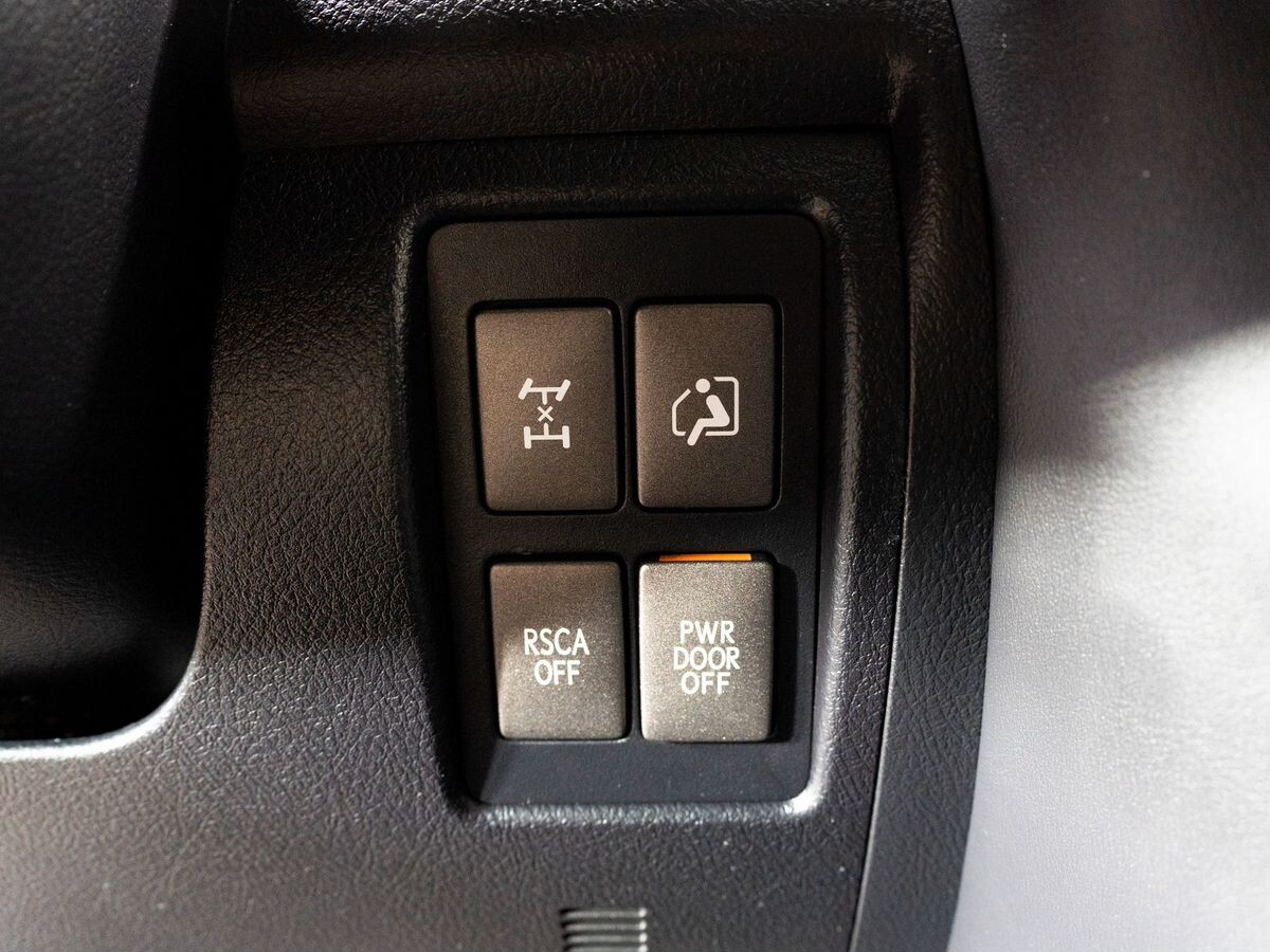 Lexus LX 2012 - фото автомобиля