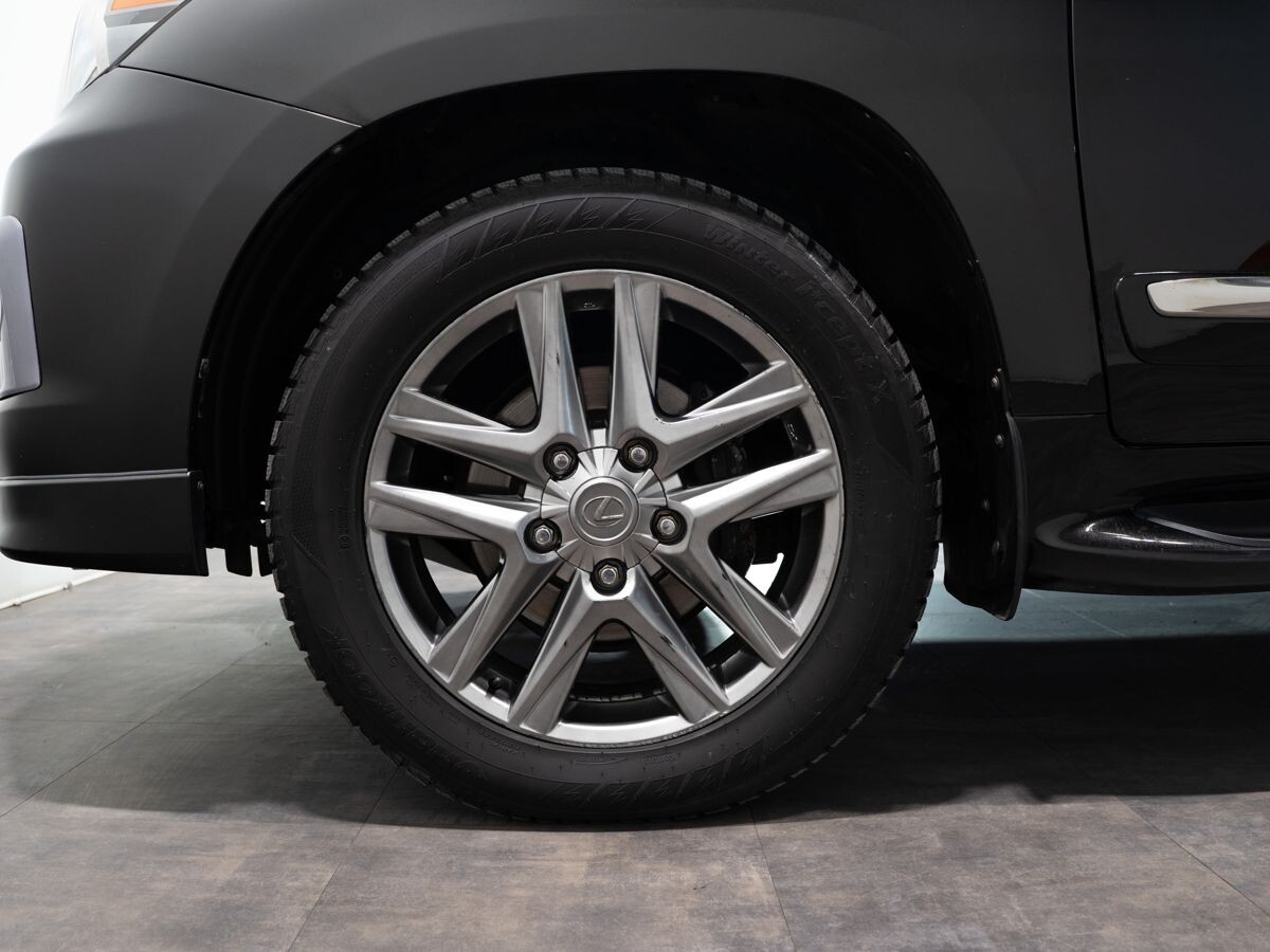 Lexus LX 2012 - фото автомобиля
