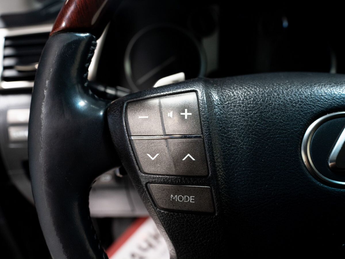 Lexus LX 2012 - фото автомобиля