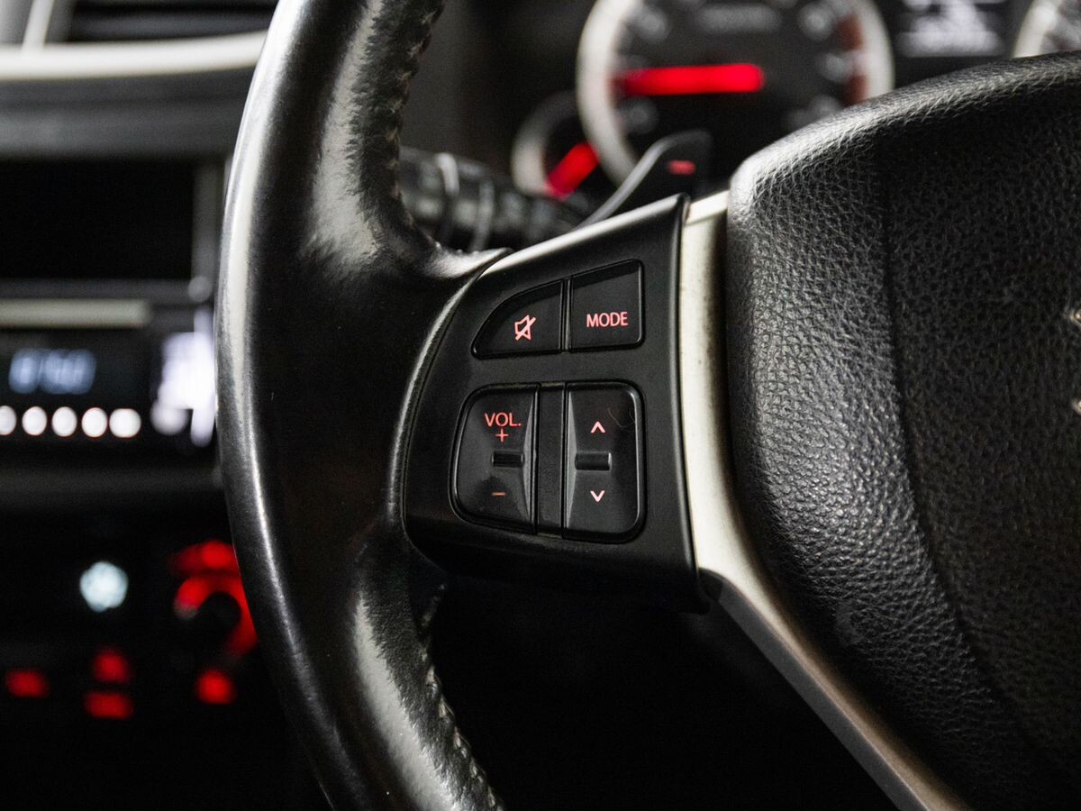 Suzuki Swift 2010 - фото автомобиля