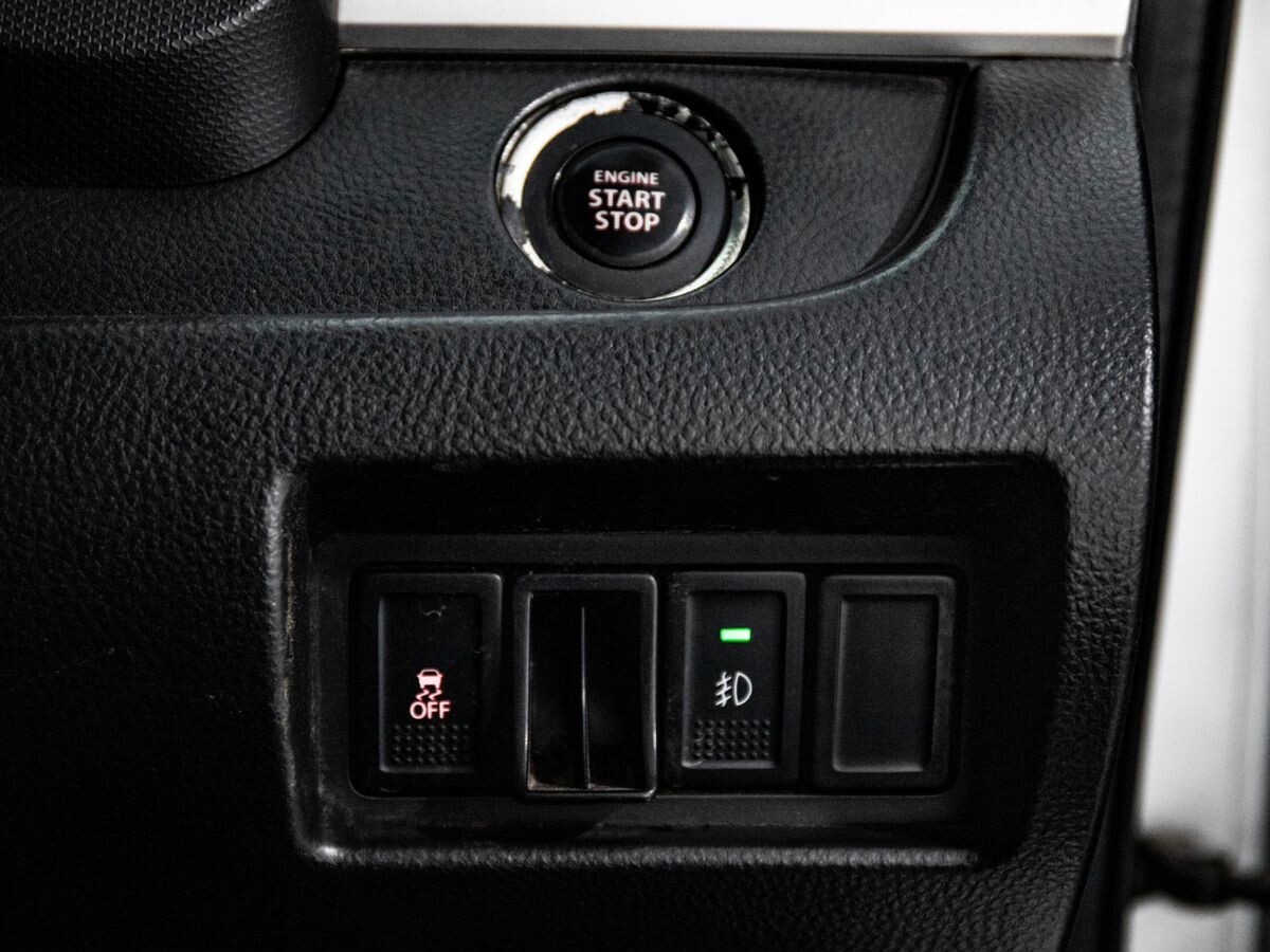 Suzuki Swift 2010 - фото автомобиля