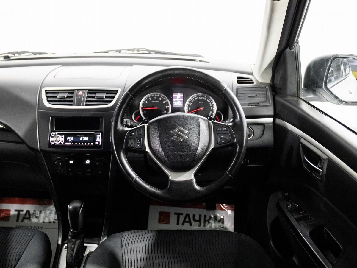 Suzuki Swift 2010 - фото автомобиля