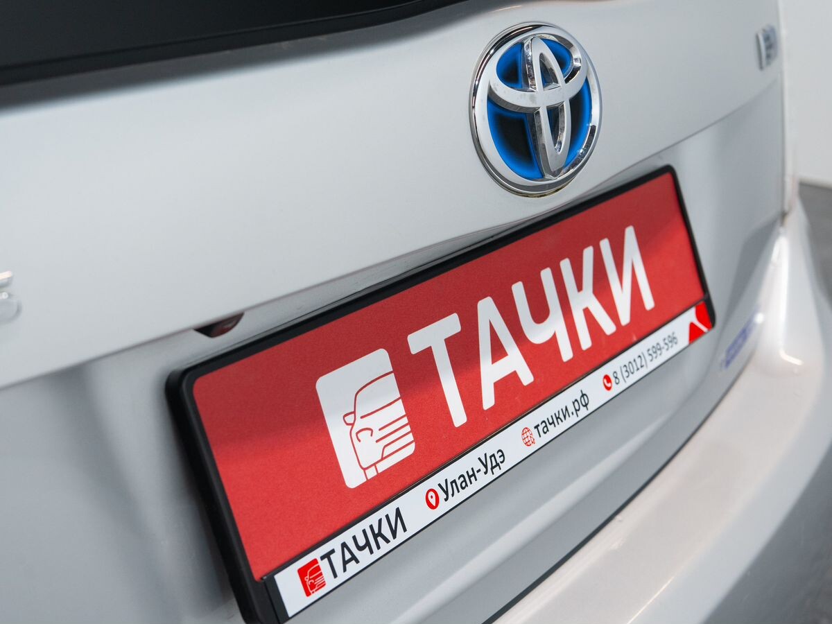 Toyota Prius 2015 - фото автомобиля