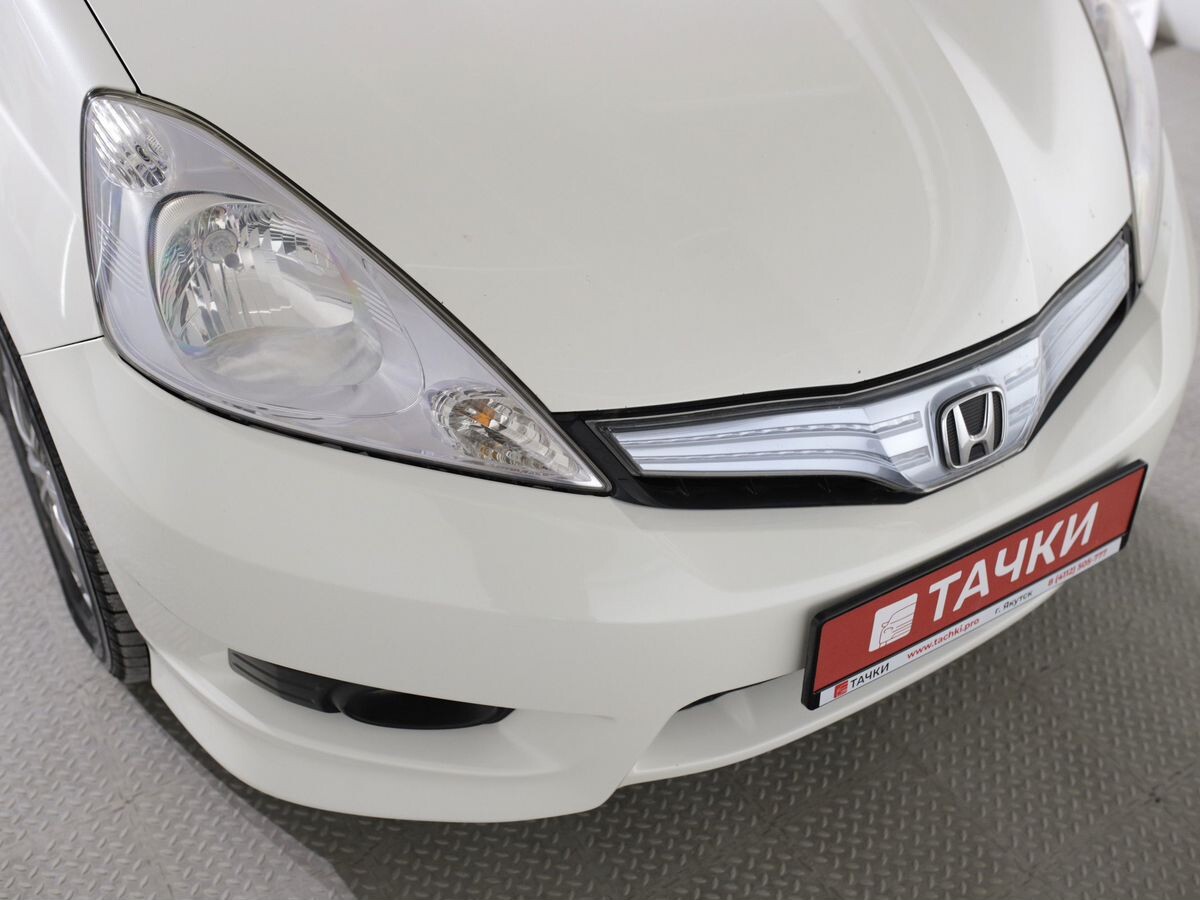Honda Fit Shuttle 2012 - фото автомобиля