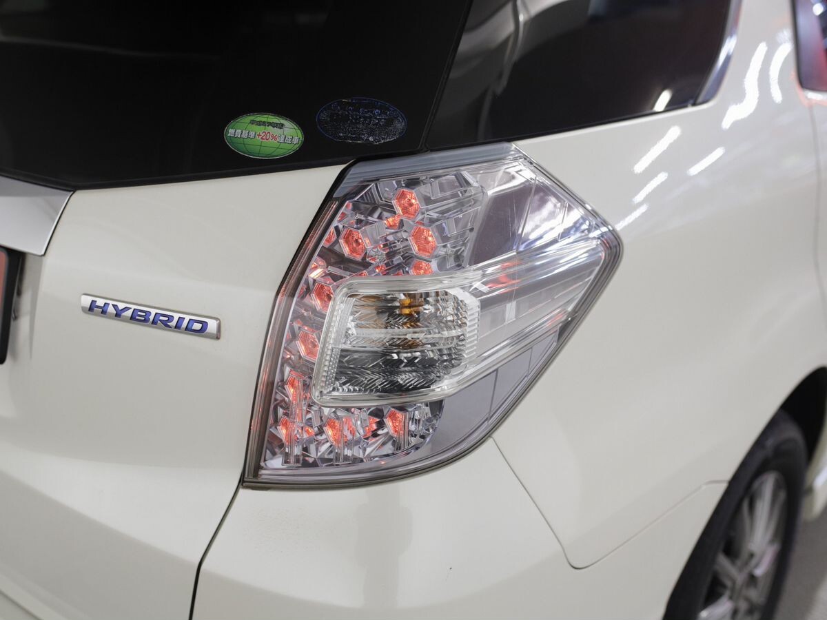 Honda Fit Shuttle 2012 - фото автомобиля