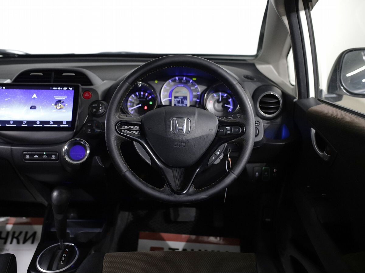Honda Fit Shuttle 2012 - фото автомобиля