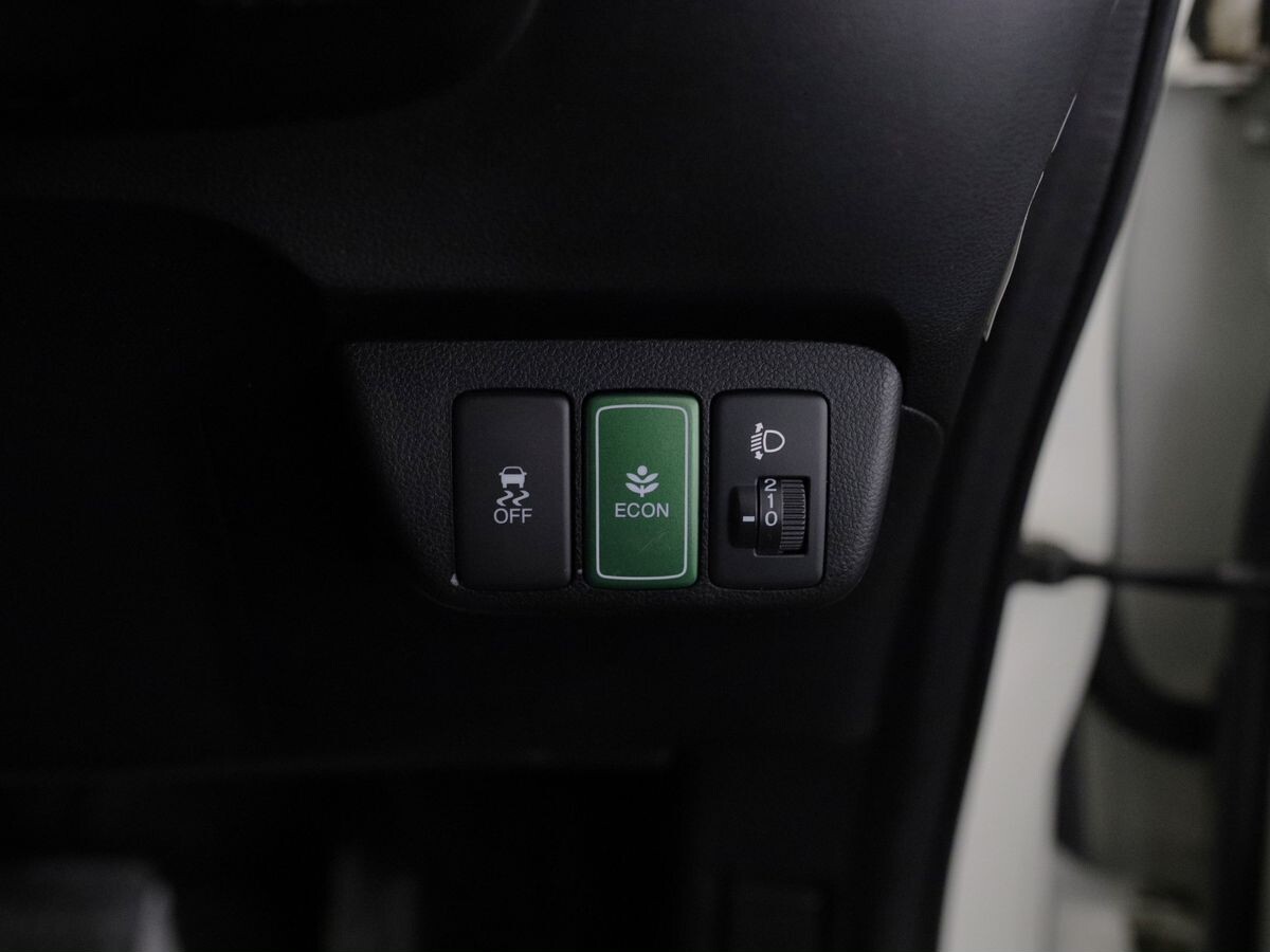 Honda Fit Shuttle 2012 - фото автомобиля