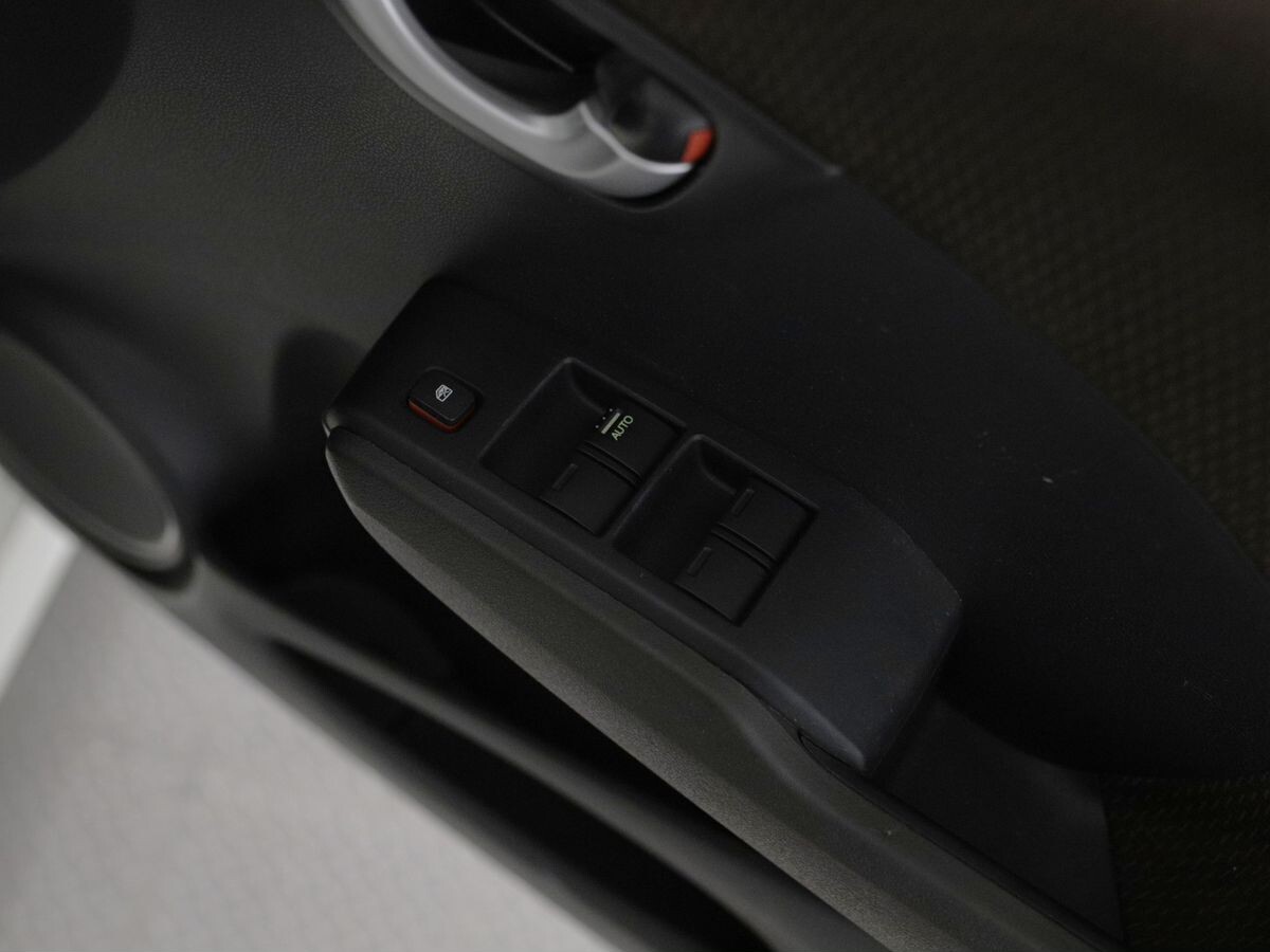 Honda Fit Shuttle 2012 - фото автомобиля