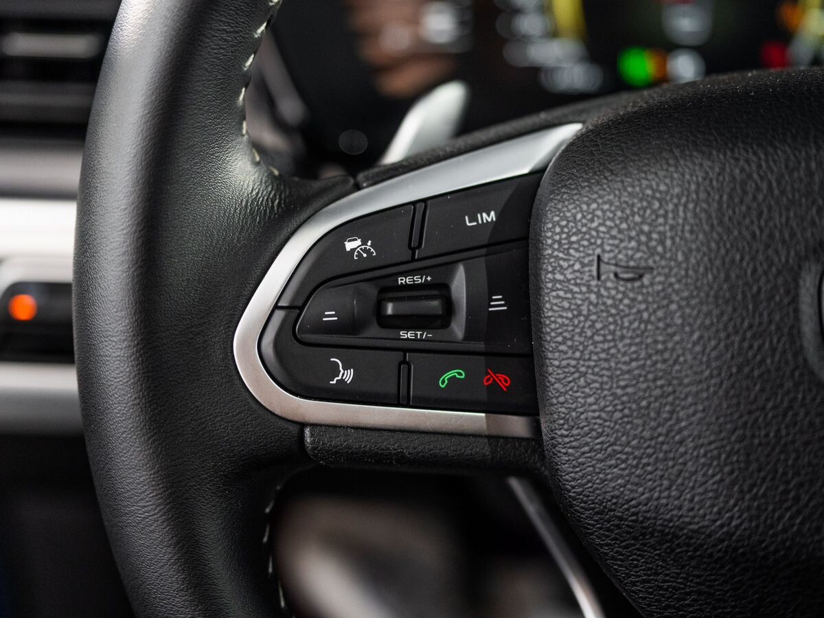 Geely Tugella 2020 - фото автомобиля