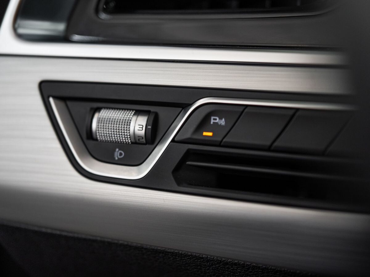 Geely Tugella 2020 - фото автомобиля