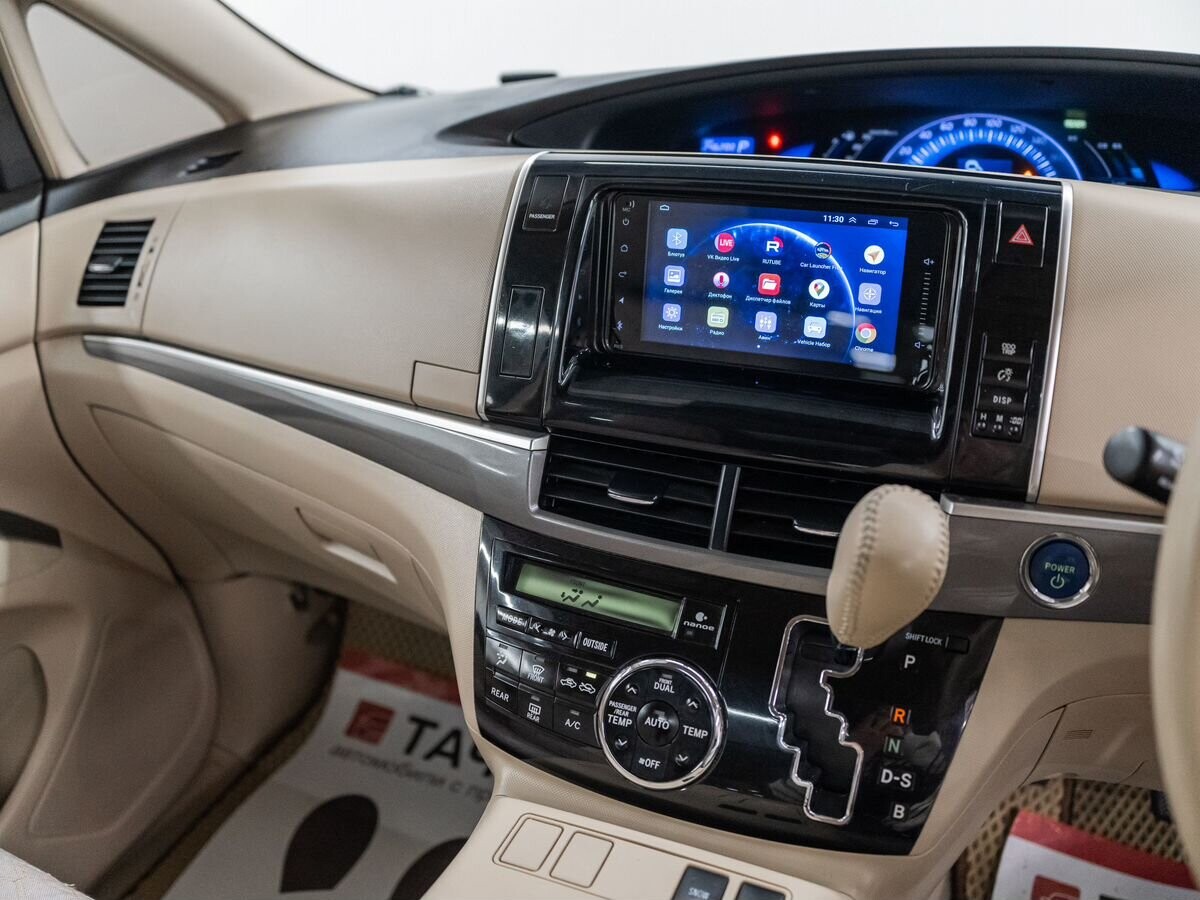 Toyota Estima 2012 - фото автомобиля