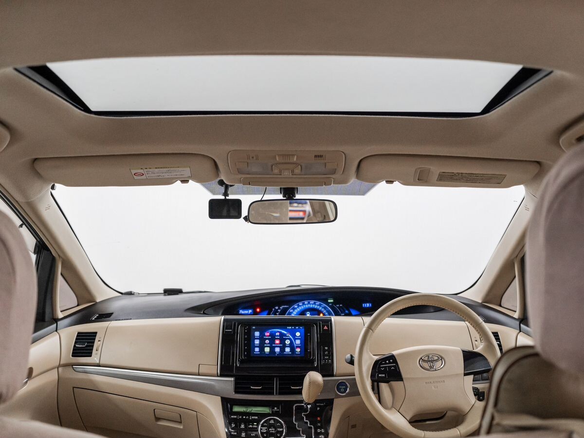 Toyota Estima 2012 - фото автомобиля