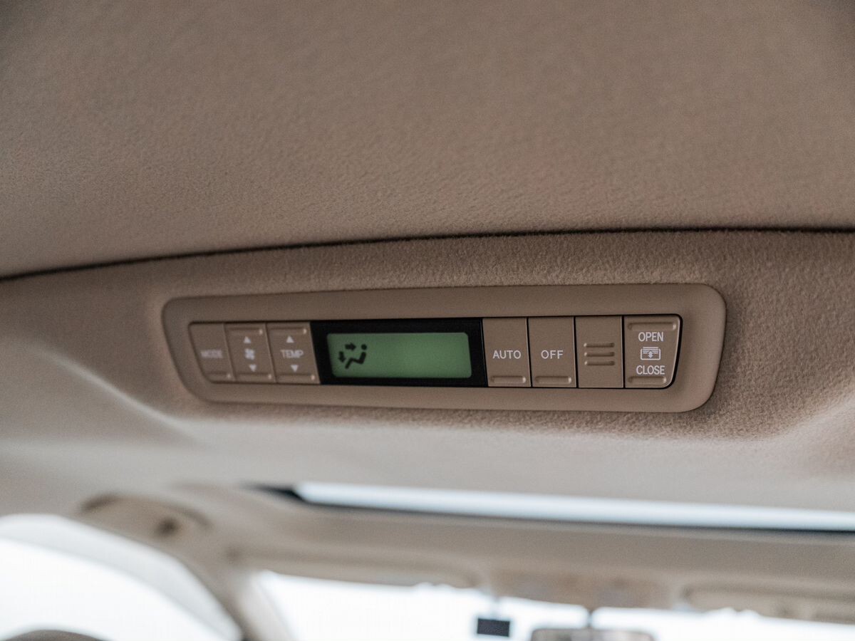 Toyota Estima 2012 - фото автомобиля