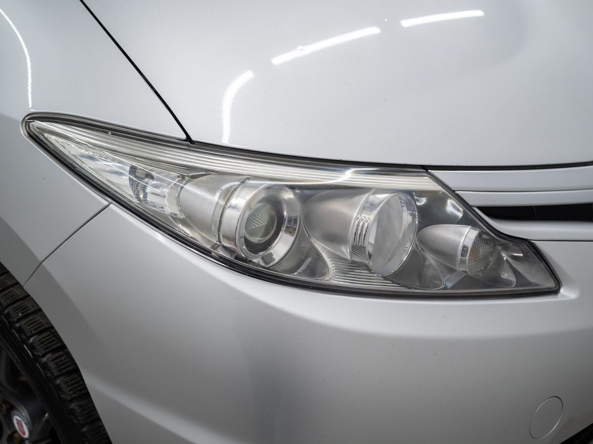 Toyota Estima 2012 - фото автомобиля