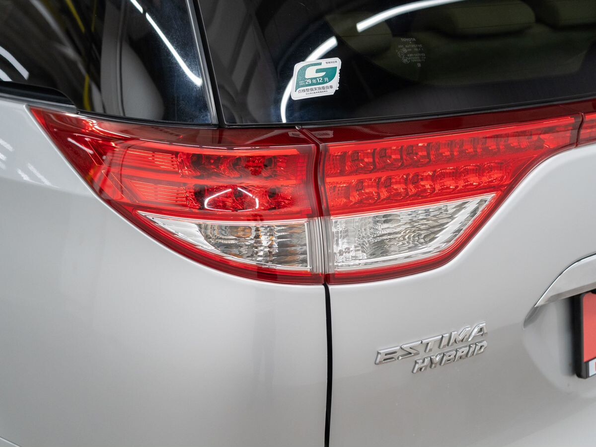 Toyota Estima 2012 - фото автомобиля