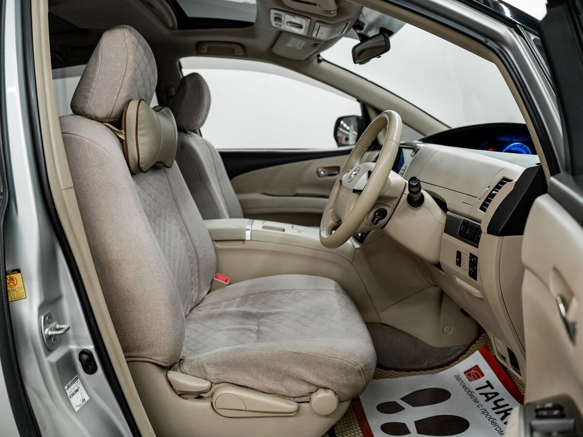 Toyota Estima 2012 - фото автомобиля