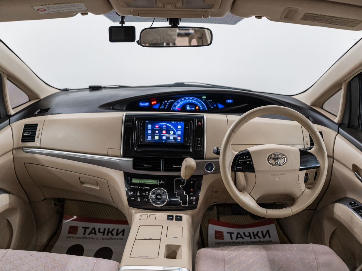 Toyota Estima 2012 - фото автомобиля