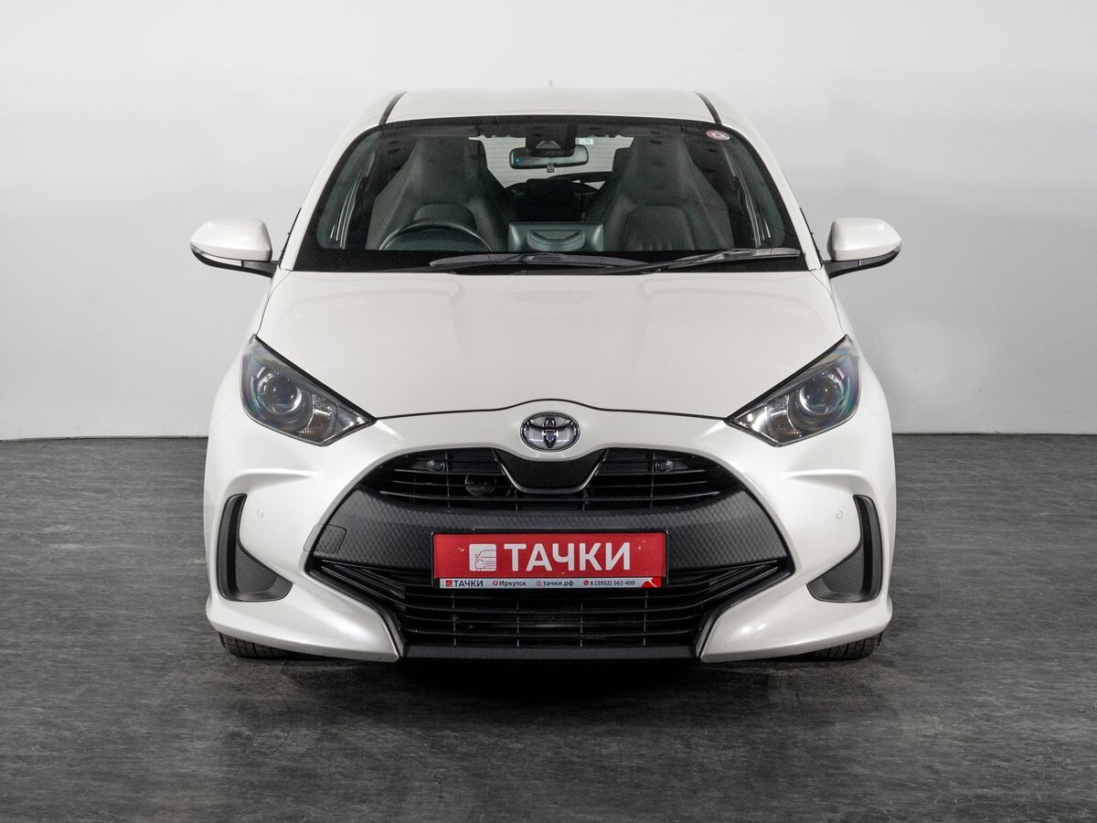 Toyota Yaris 2020 - фото автомобиля