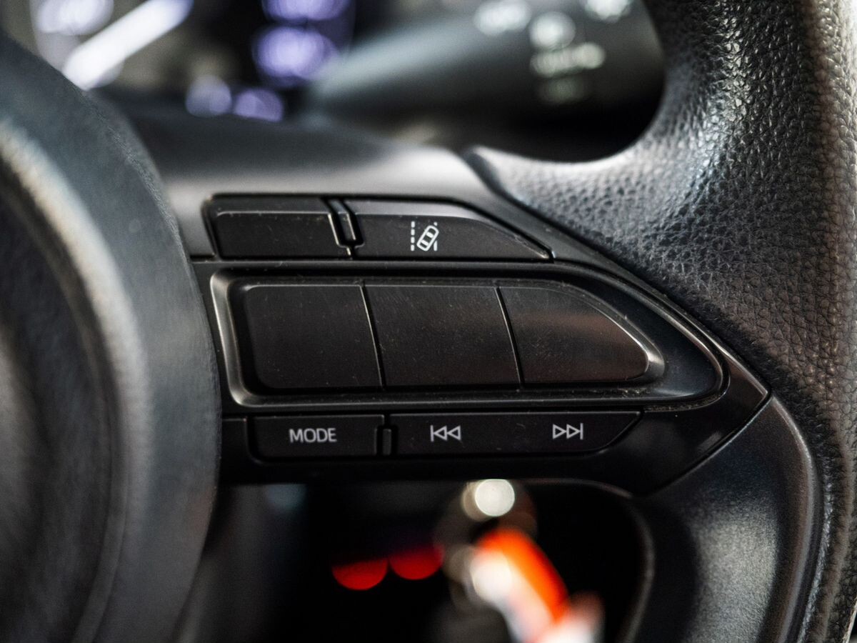 Toyota Yaris 2020 - фото автомобиля