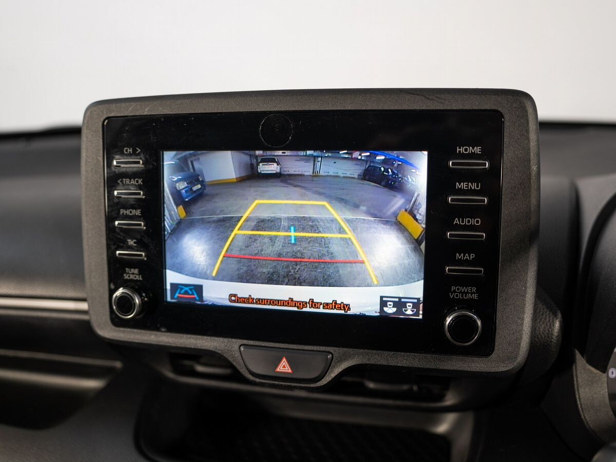 Toyota Yaris 2020 - фото автомобиля