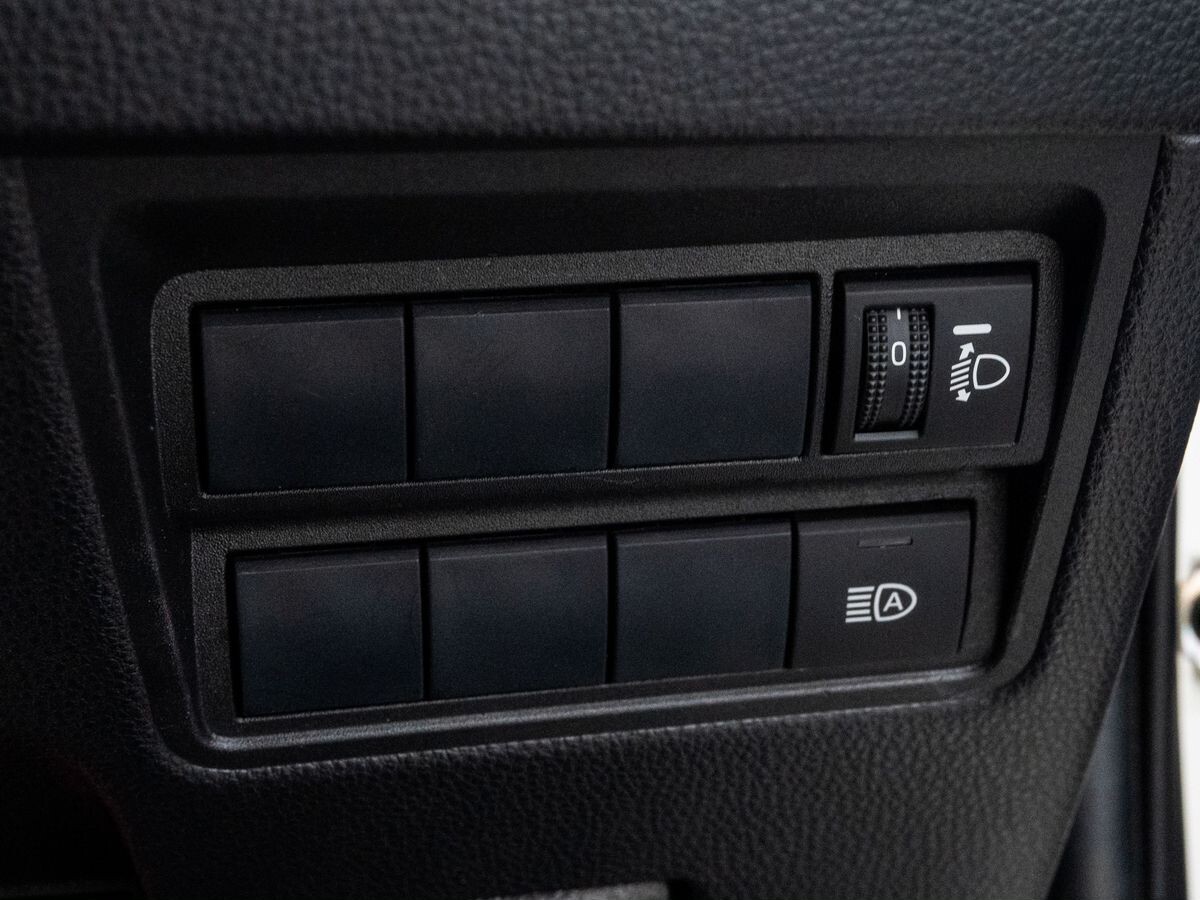 Toyota Yaris 2020 - фото автомобиля