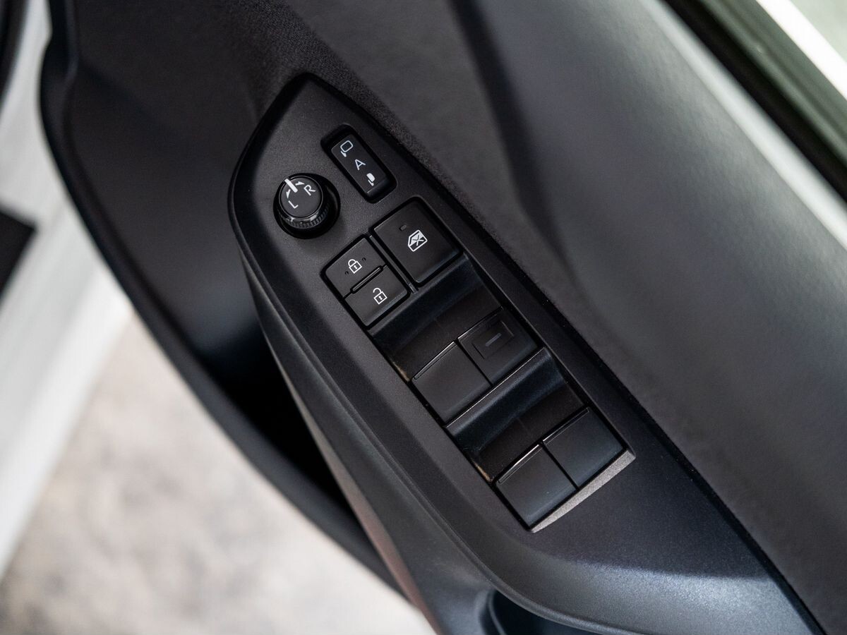 Toyota Yaris 2020 - фото автомобиля