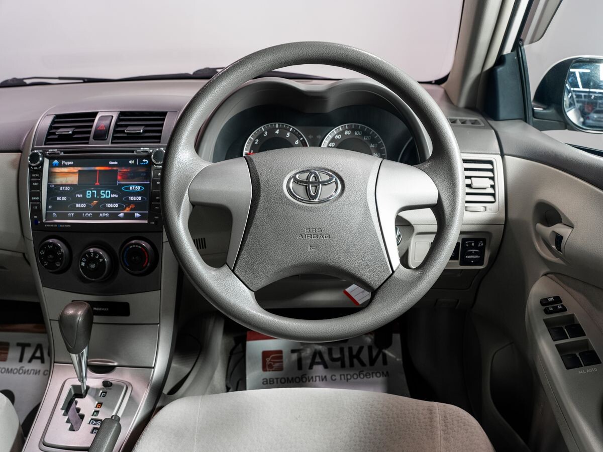 Toyota Corolla 2010 - фото автомобиля