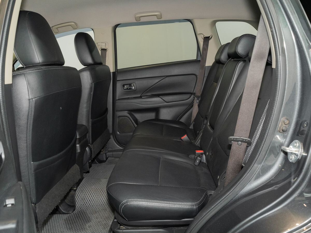 Mitsubishi Outlander 2015 - фото автомобиля