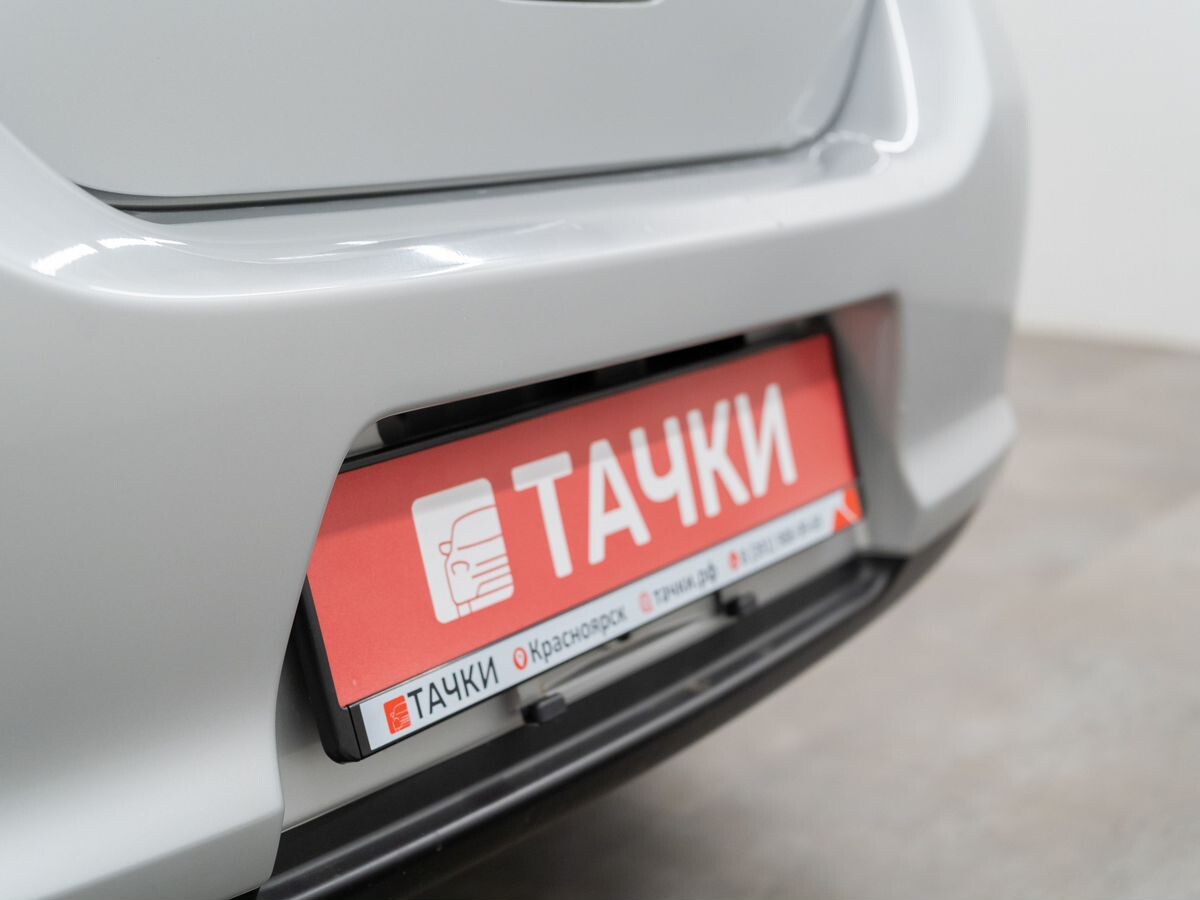 Nissan Tiida 2011 - фото автомобиля