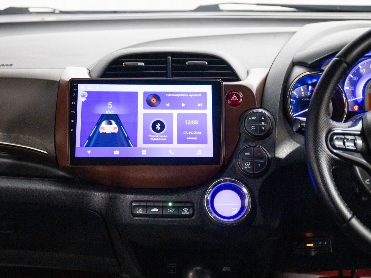 Honda Fit Shuttle 2012 - фото автомобиля