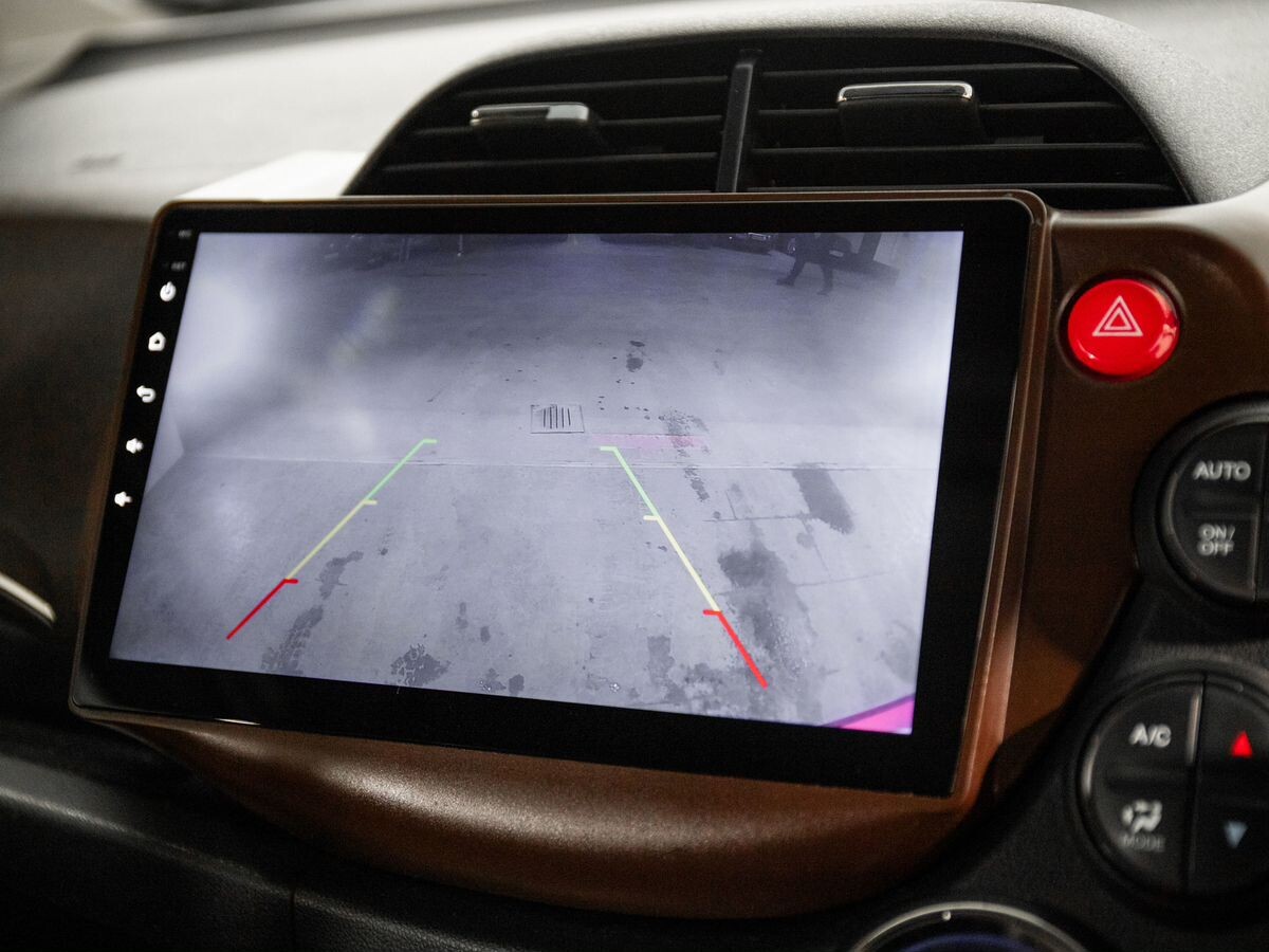 Honda Fit Shuttle 2012 - фото автомобиля