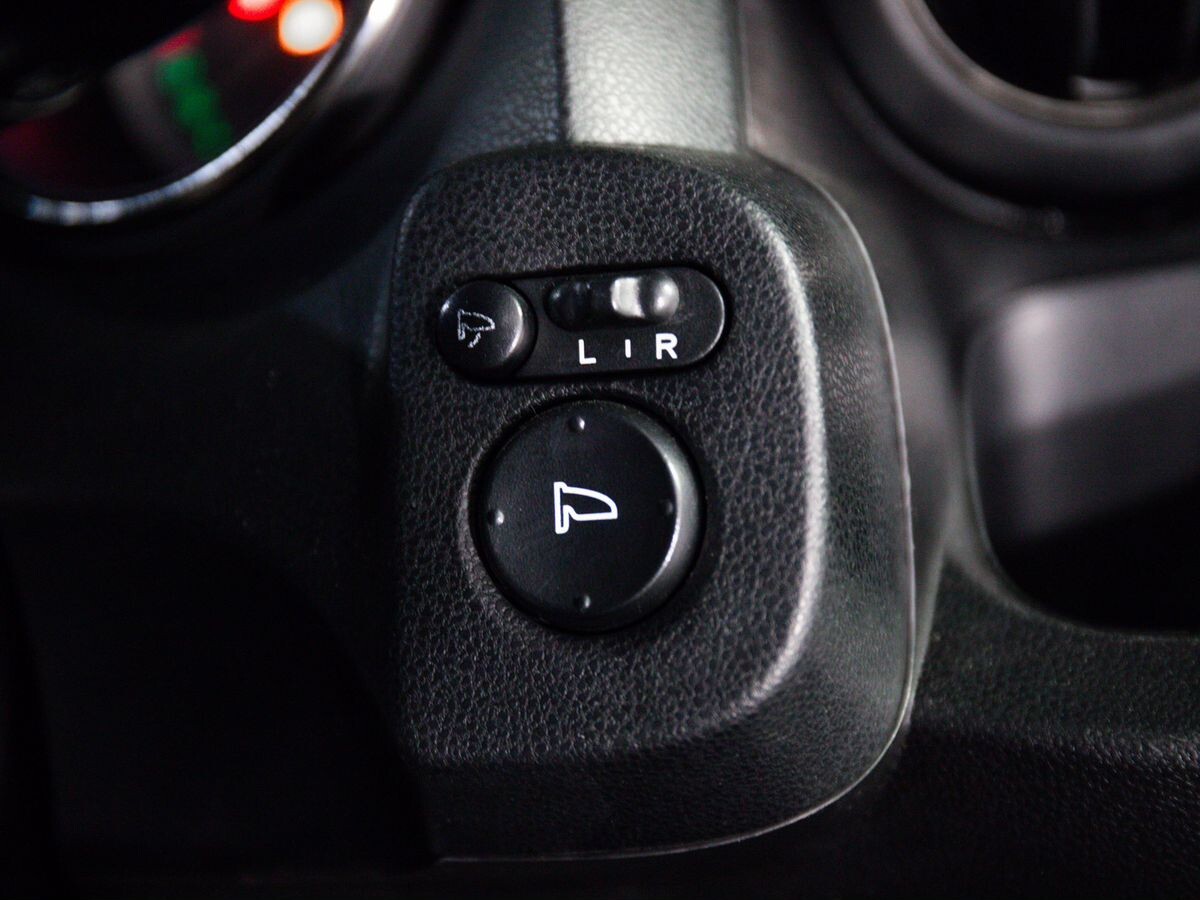 Honda Fit Shuttle 2012 - фото автомобиля