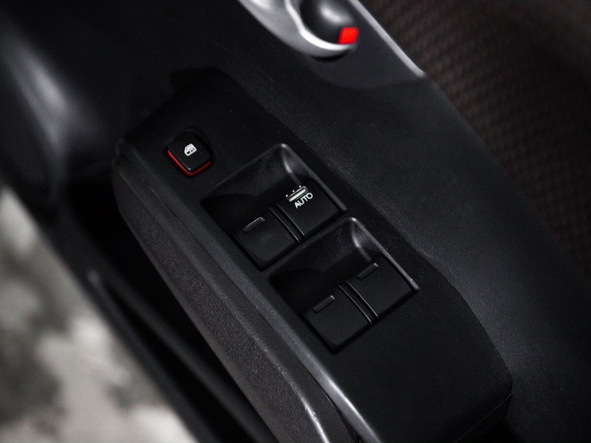 Honda Fit Shuttle 2012 - фото автомобиля