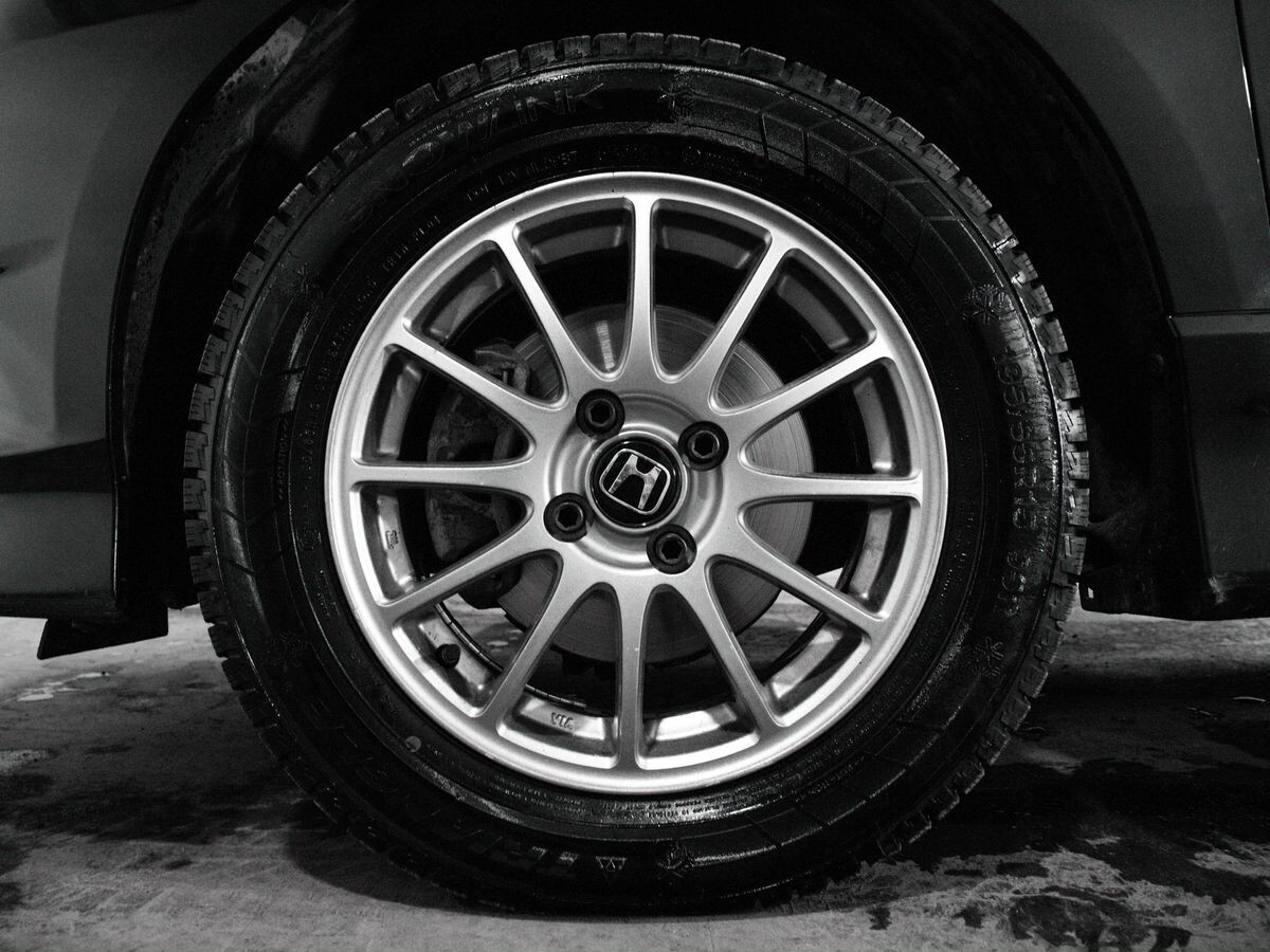 Honda Fit Shuttle 2012 - фото автомобиля