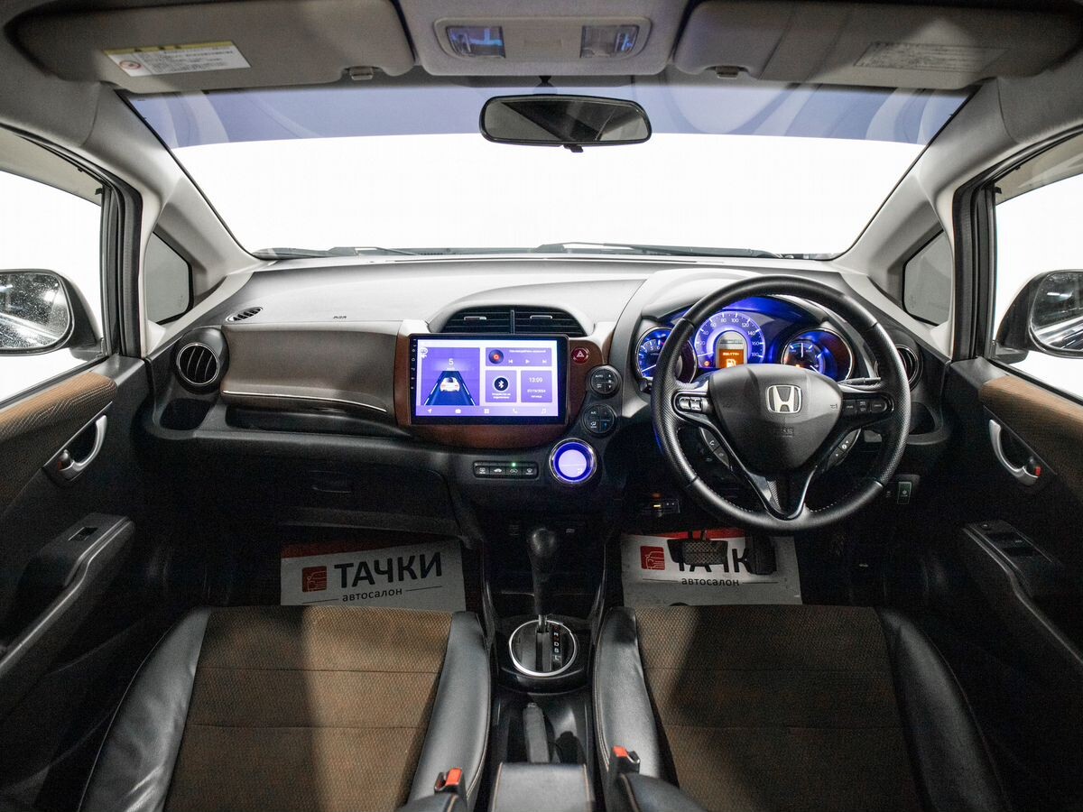 Honda Fit Shuttle 2012 - фото автомобиля